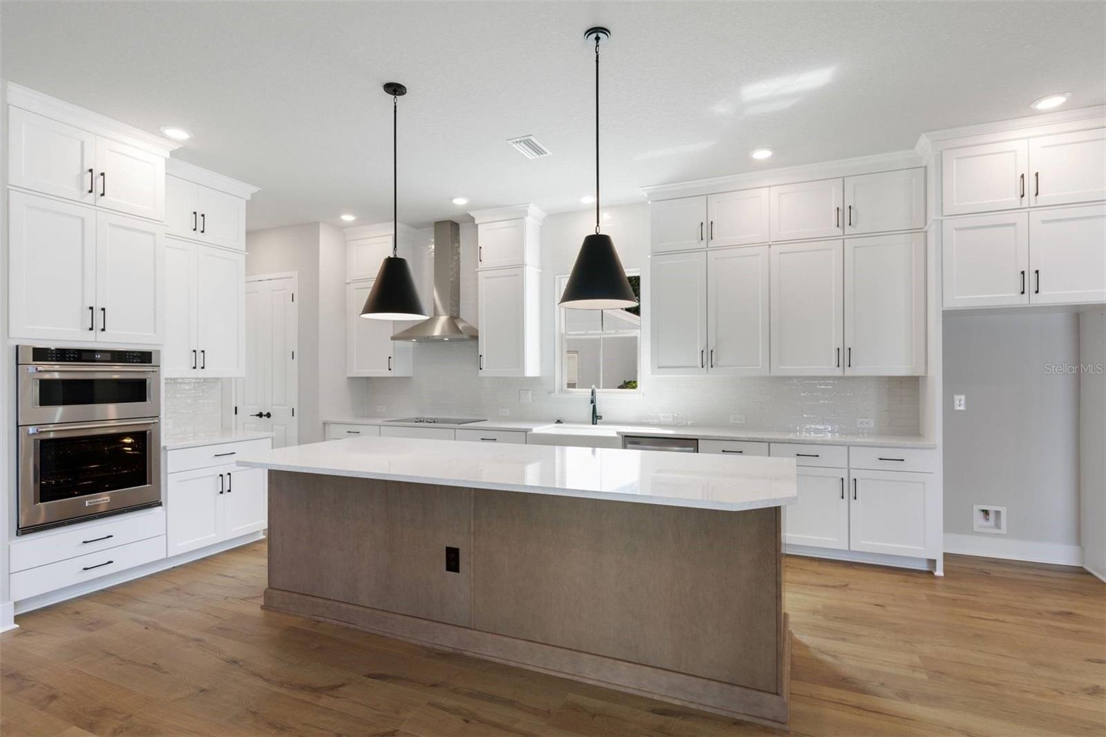 LA SALLE GARDENS - Residential