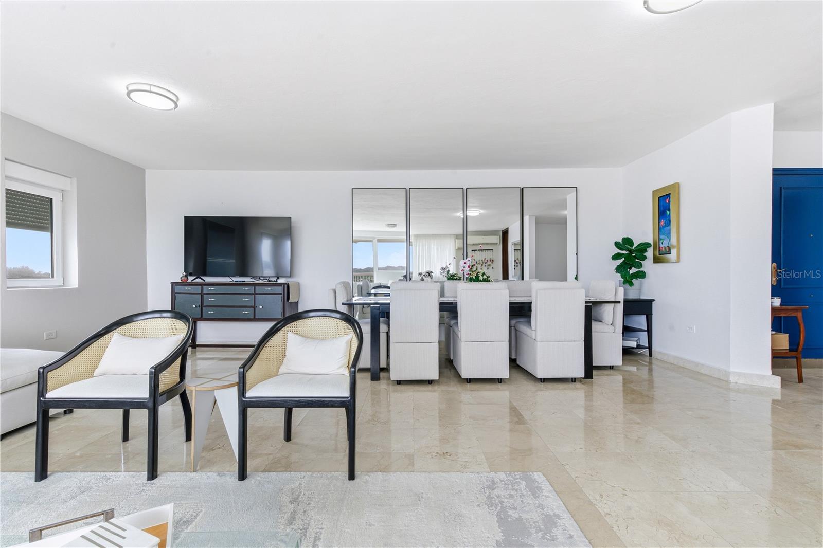 CONDOMINIO MONT BLANC - Residential