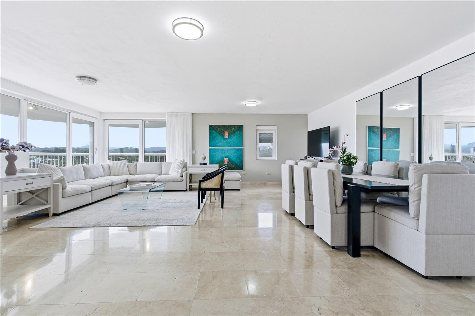 CONDOMINIO MONT BLANC - Residential