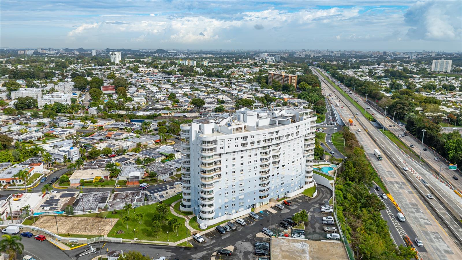 CONDOMINIO MONT BLANC - Residential