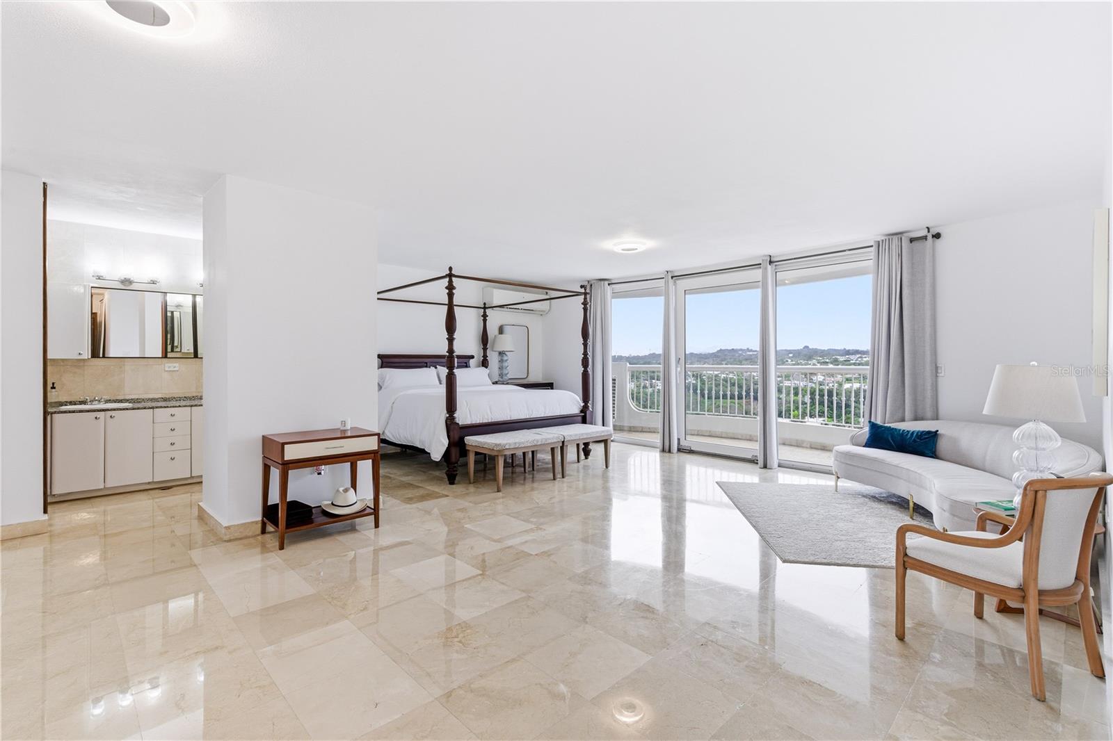 CONDOMINIO MONT BLANC - Residential