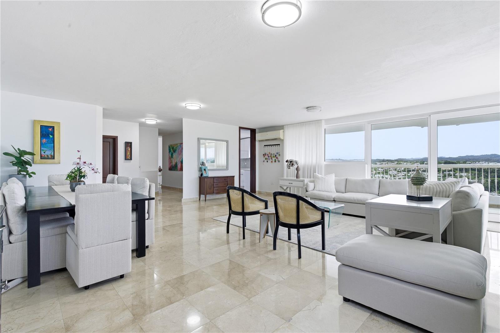 CONDOMINIO MONT BLANC - Residential