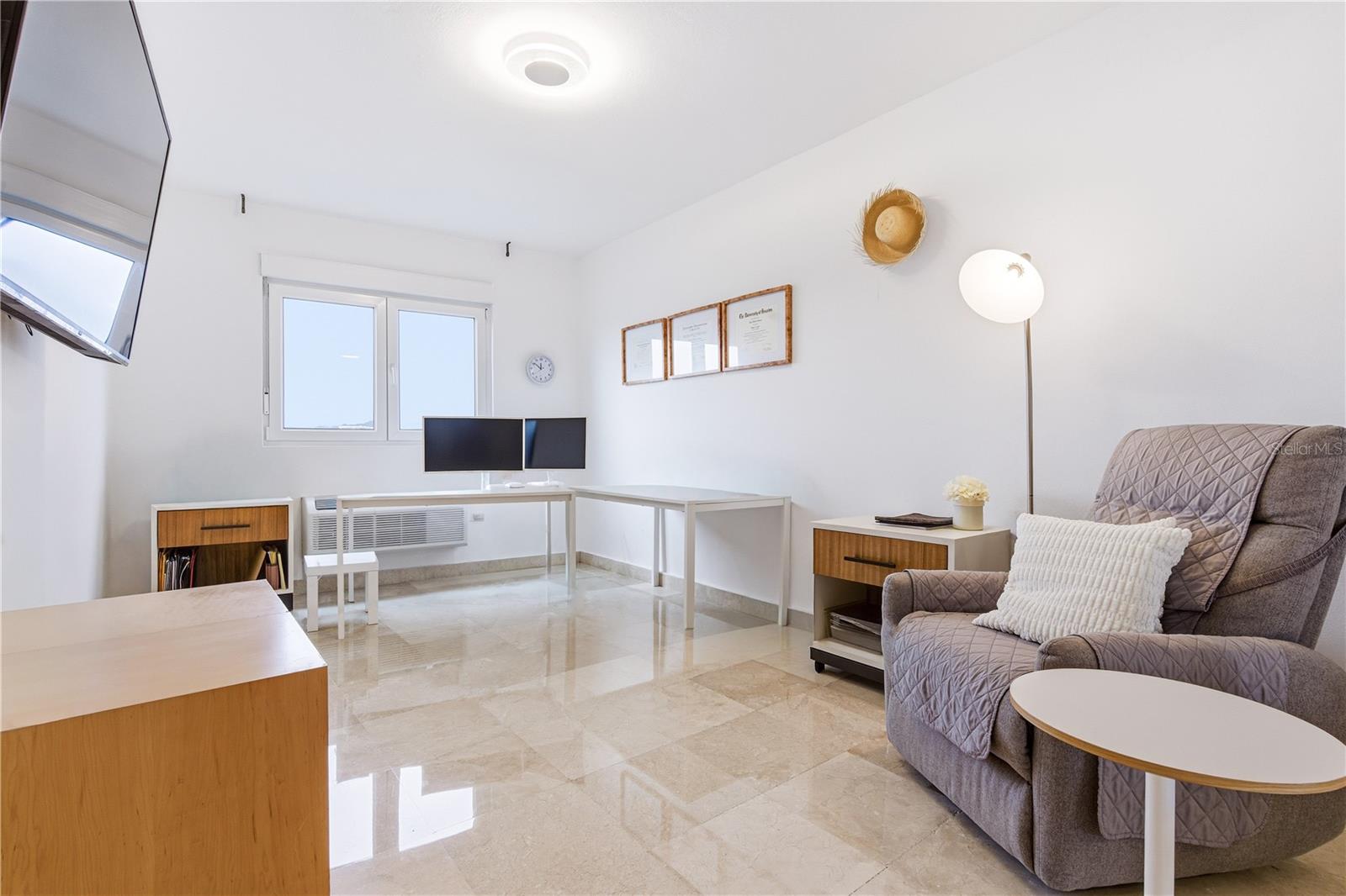 CONDOMINIO MONT BLANC - Residential