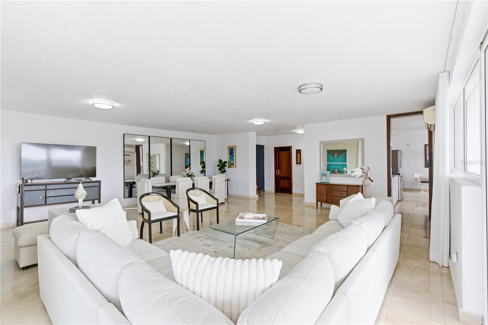 CONDOMINIO MONT BLANC - Residential