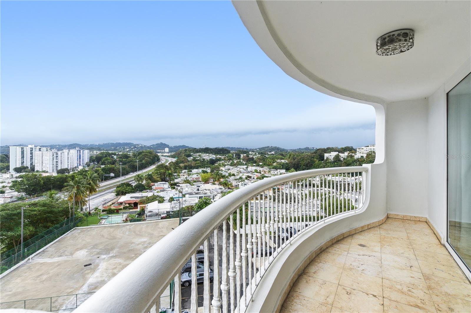 CONDOMINIO MONT BLANC - Residential