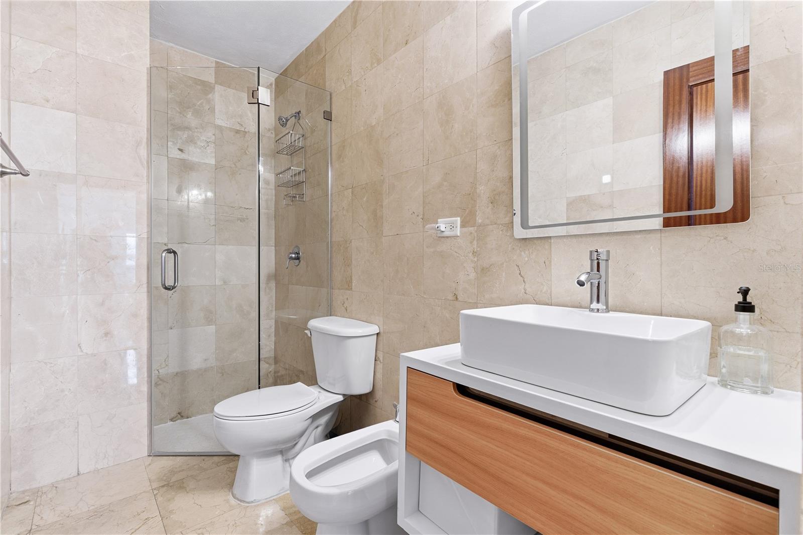 CONDOMINIO MONT BLANC - Residential