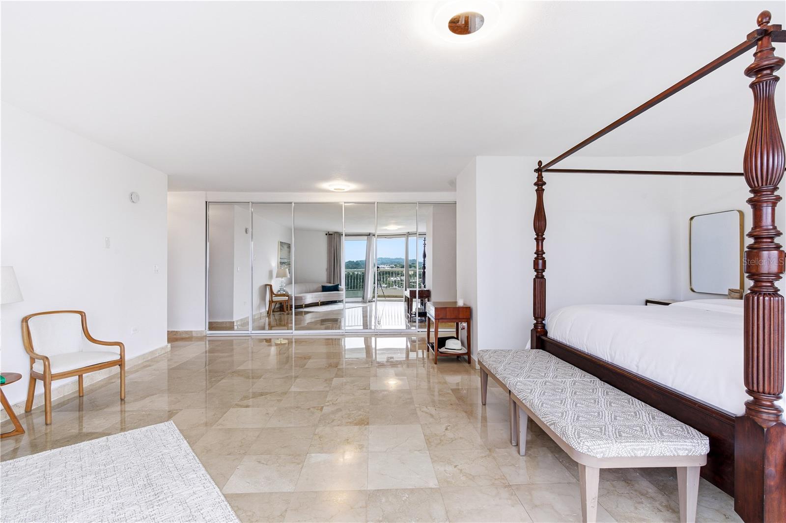 CONDOMINIO MONT BLANC - Residential