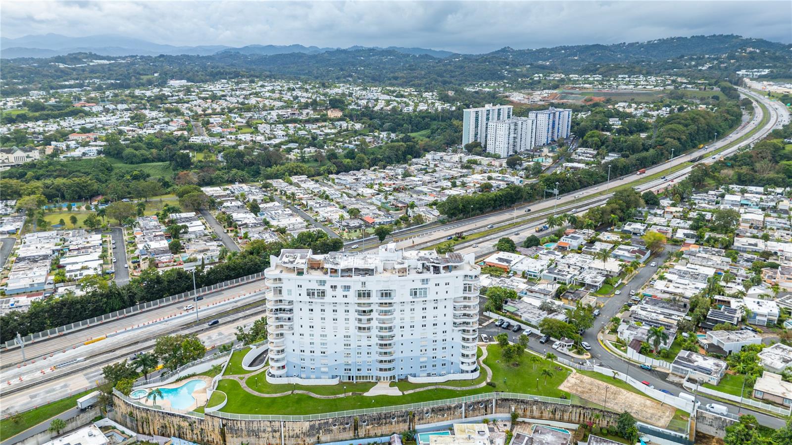 CONDOMINIO MONT BLANC - Residential