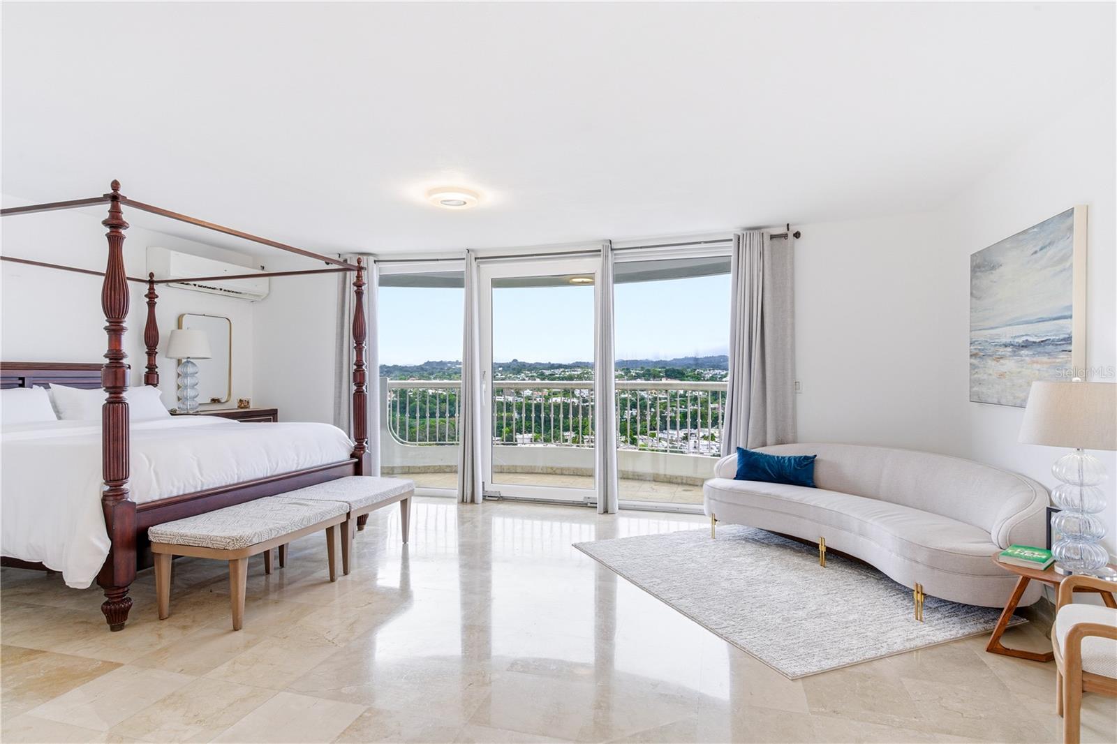 CONDOMINIO MONT BLANC - Residential