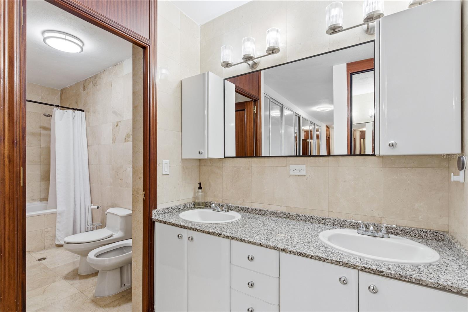 CONDOMINIO MONT BLANC - Residential