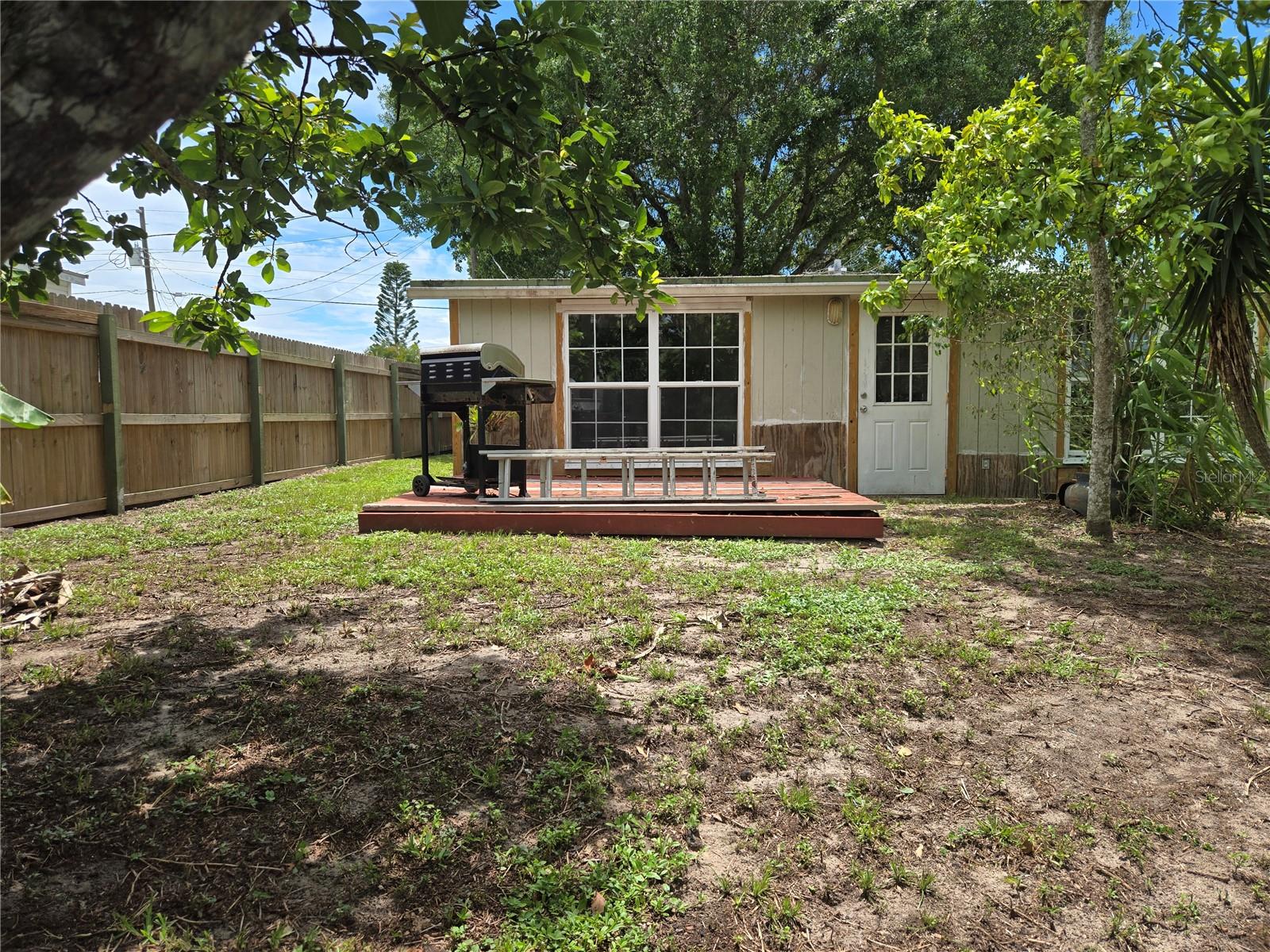 LUCY ISLAND - Residential