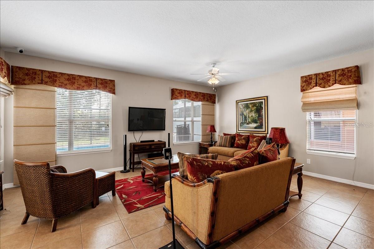 WATERSONG PH 01 - Residential