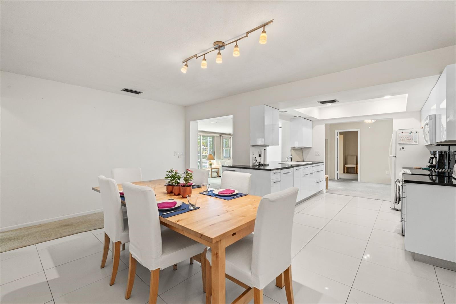 WHITFIELD ESTATES BLKS 14-23 & 26 - Residential