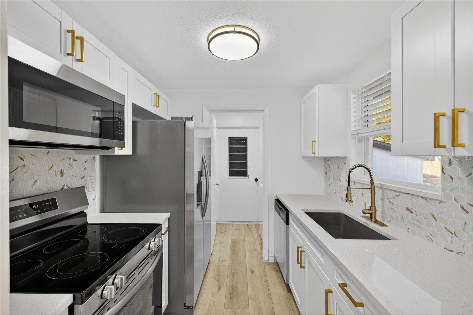 SPRING HILL - Residential