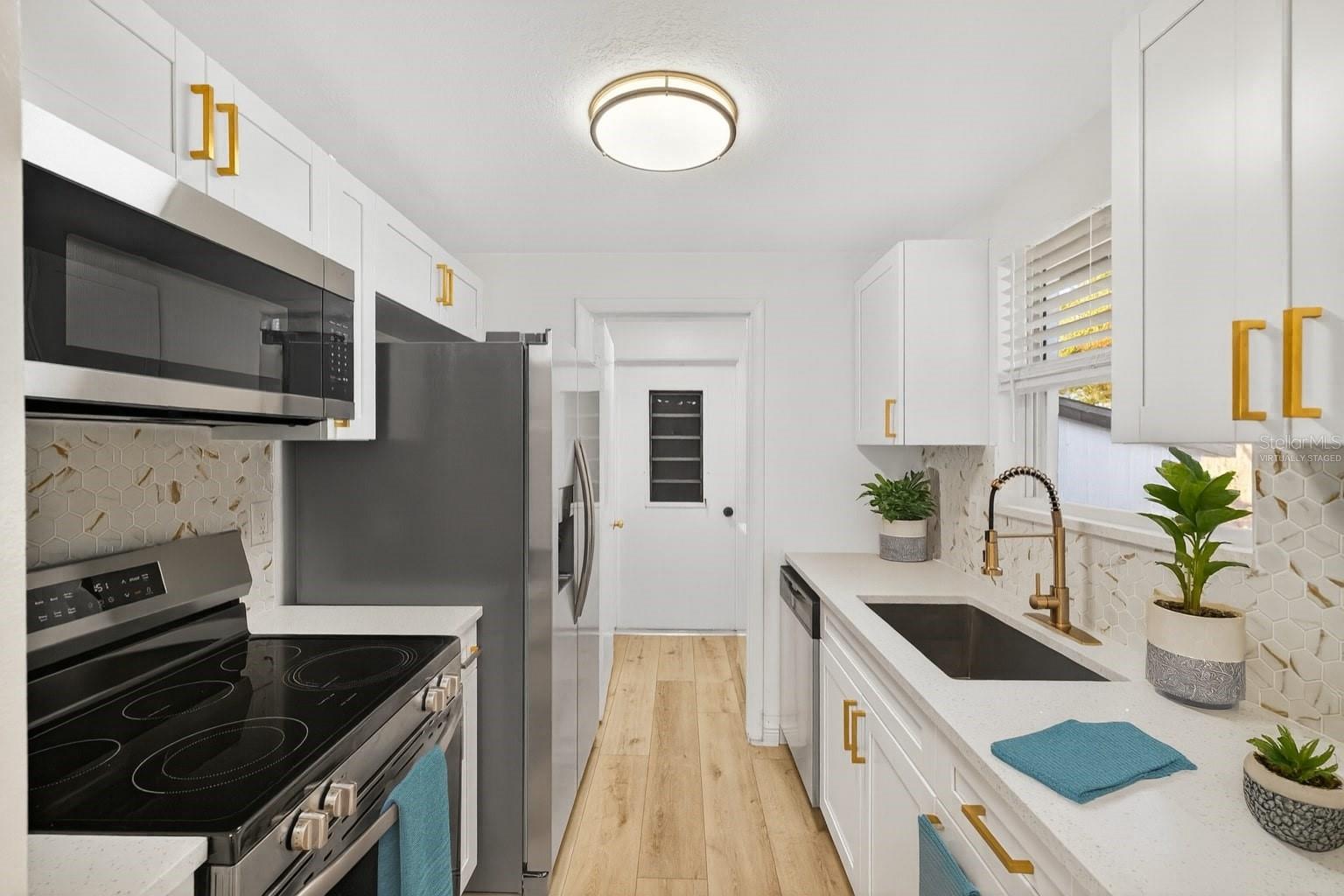 SPRING HILL - Residential