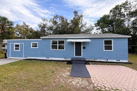 Photo of 900 40th Street S, St Petersburg, FL 33711 (MLS # TB8460492)