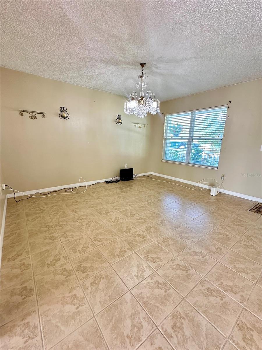 35 HICKORY TRACK WAY