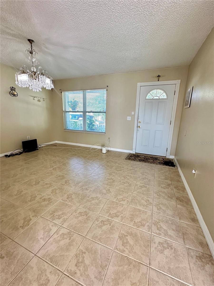 35 HICKORY TRACK WAY