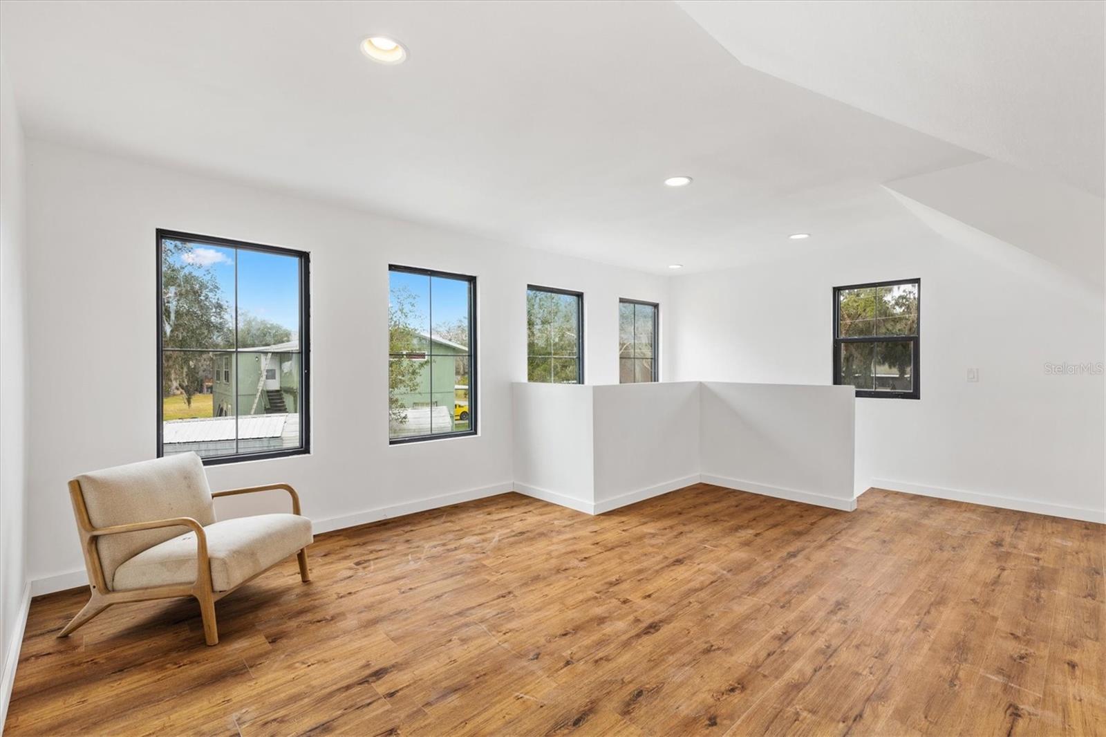 SUNSET SHORES - Residential