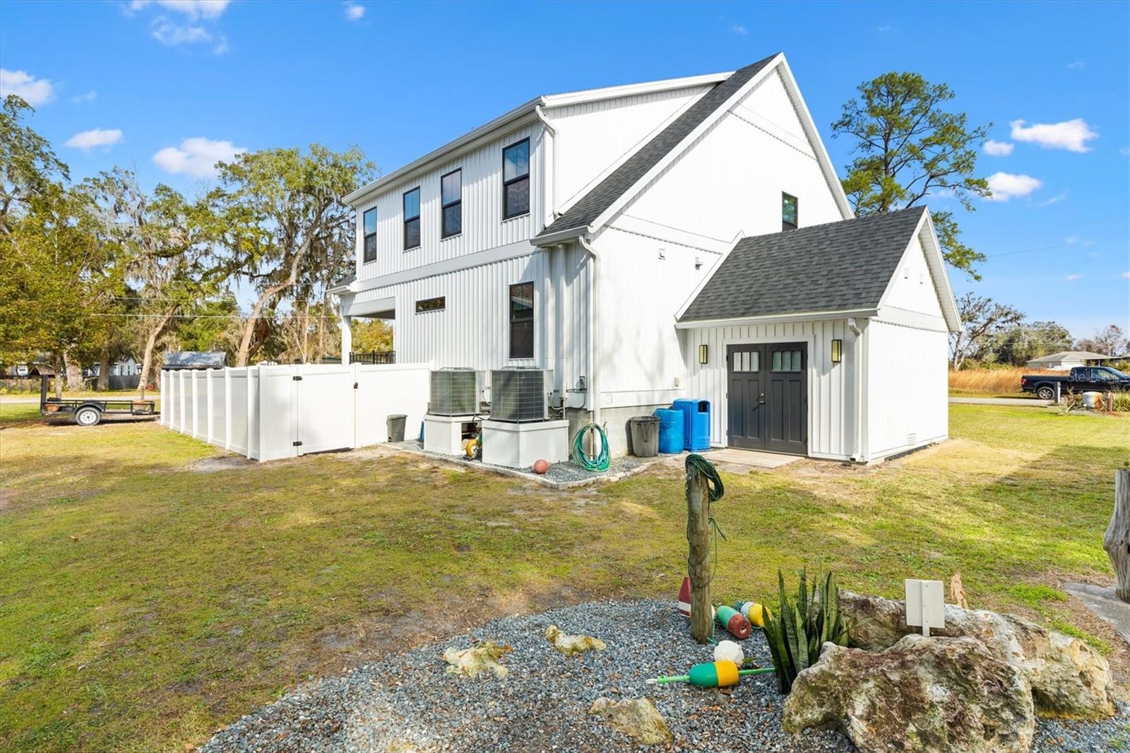 SUNSET SHORES - Residential