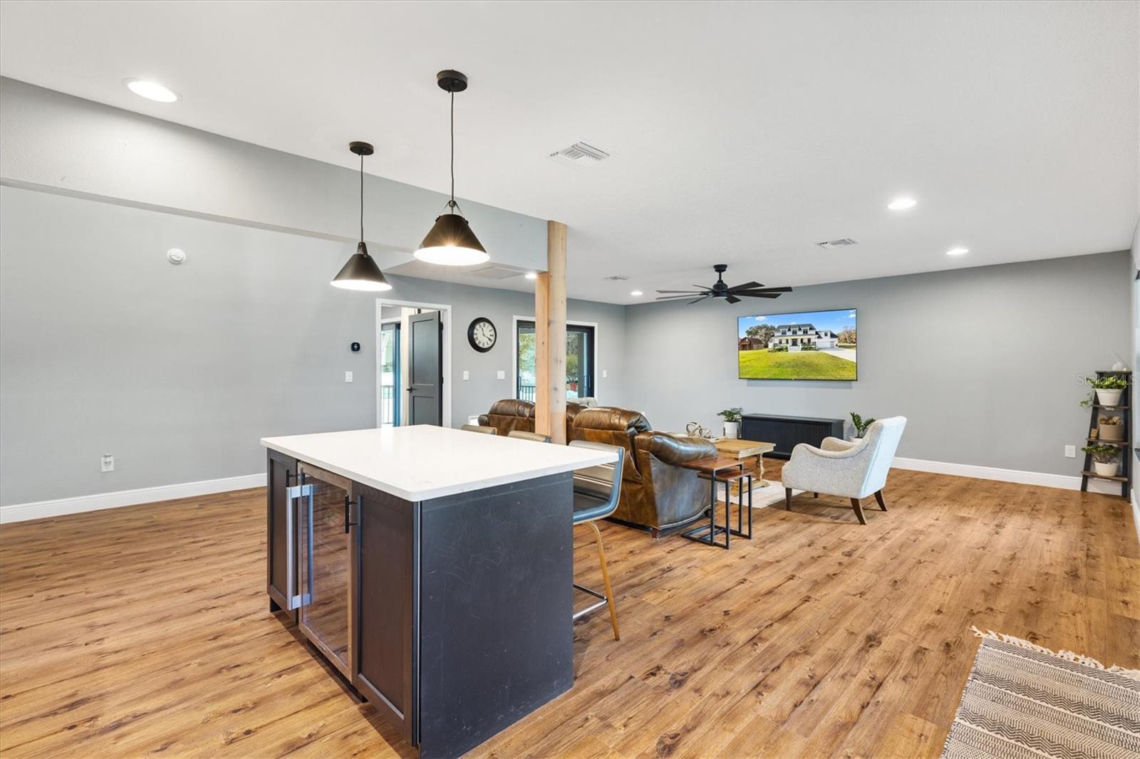 SUNSET SHORES - Residential