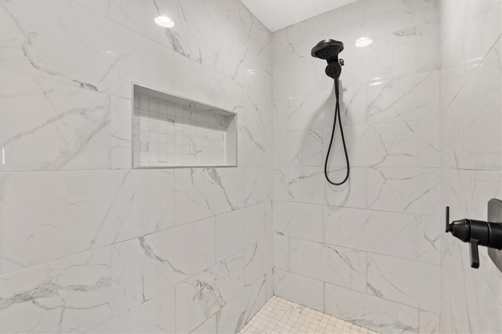 SUNSET SHORES - Residential