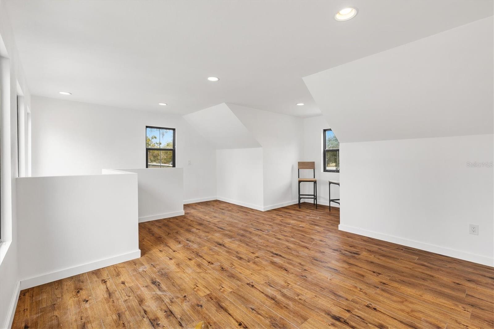 SUNSET SHORES - Residential