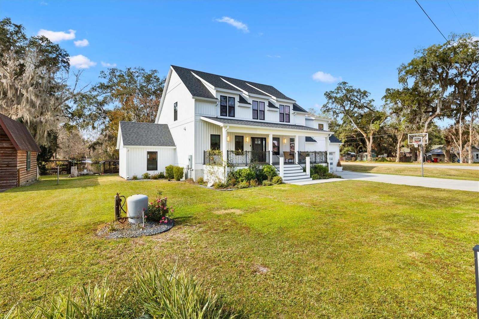 SUNSET SHORES - Residential