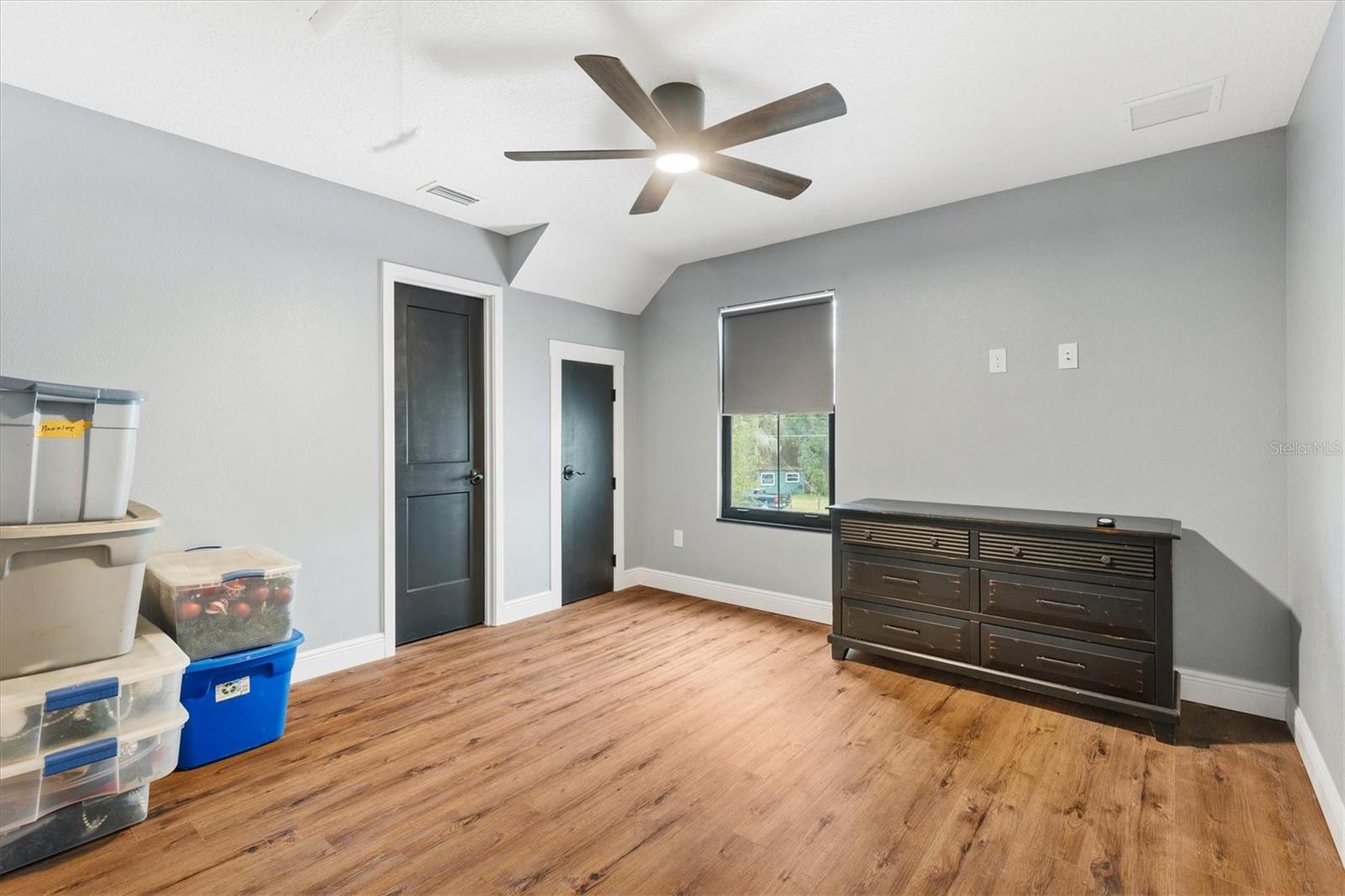 SUNSET SHORES - Residential