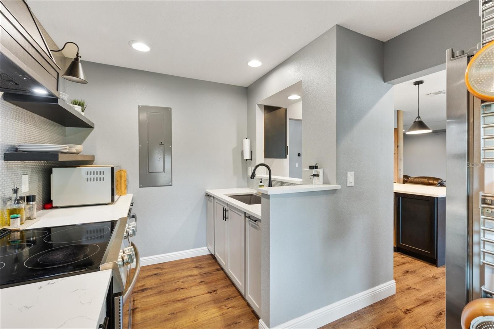 SUNSET SHORES - Residential