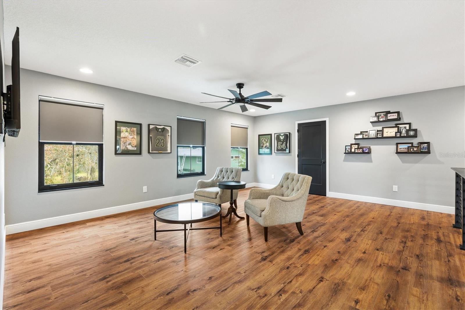 SUNSET SHORES - Residential