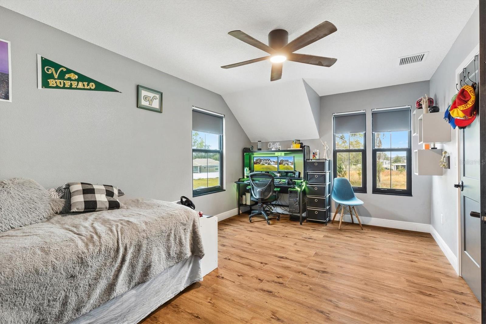 SUNSET SHORES - Residential