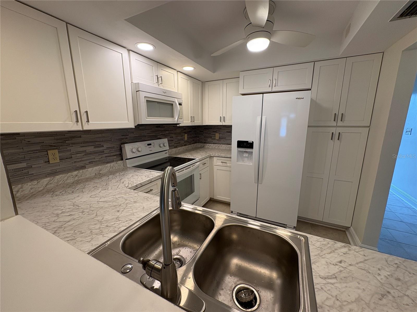 LE GRAND MARQUIS CONDO - Residential