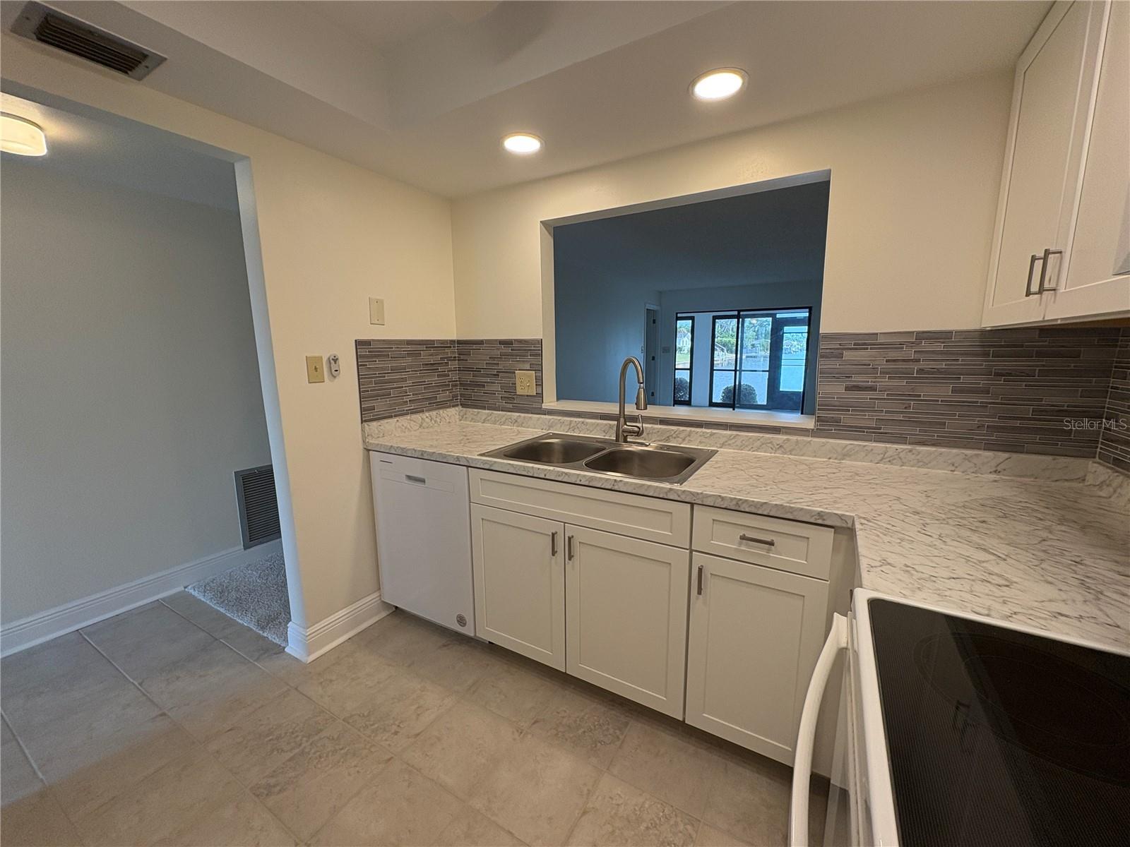 LE GRAND MARQUIS CONDO - Residential