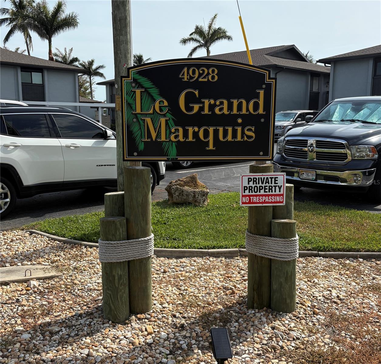 LE GRAND MARQUIS CONDO - Residential