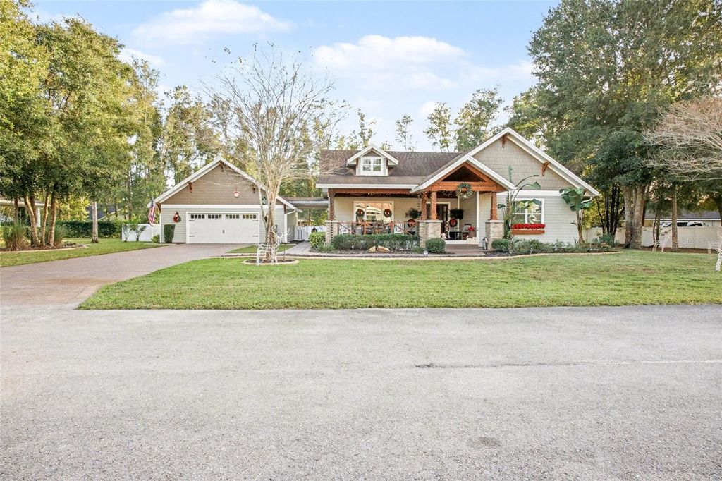 Photo of 275 W Delaware Avenue, Lake Helen, FL 32744 (MLS # O6368173)