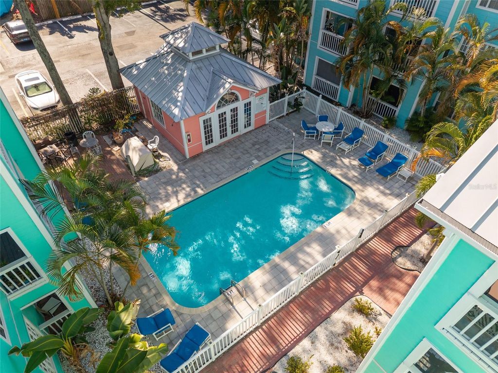 Photo of 3002 W Cleveland Street #B12, Tampa, FL 33609 (MLS # TB8449639)