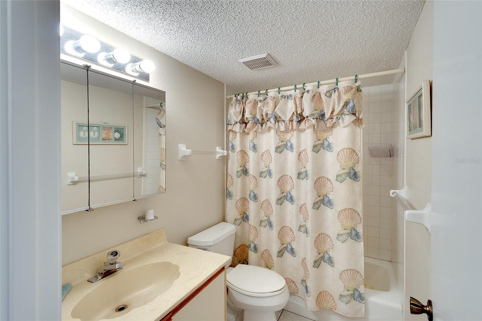 SANDY POINTE PH I - Residential