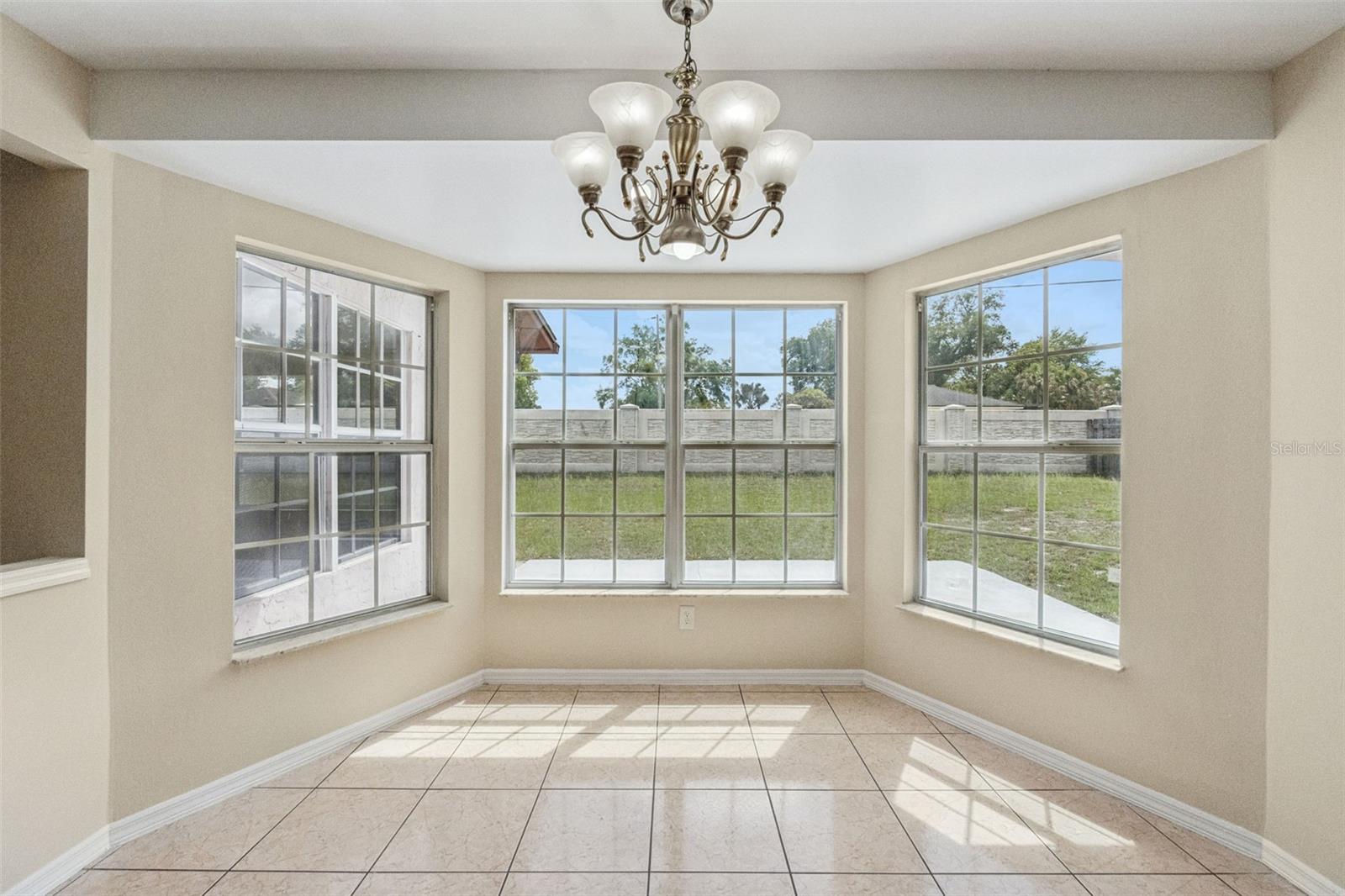 LAKE BOSSE OAKS - Residential