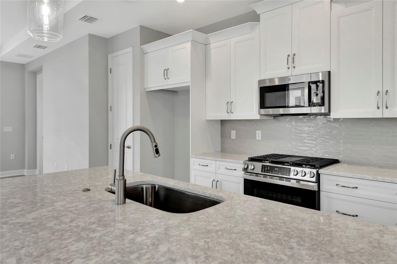 CRESSWIND AT LAKE HARRIS - Residential