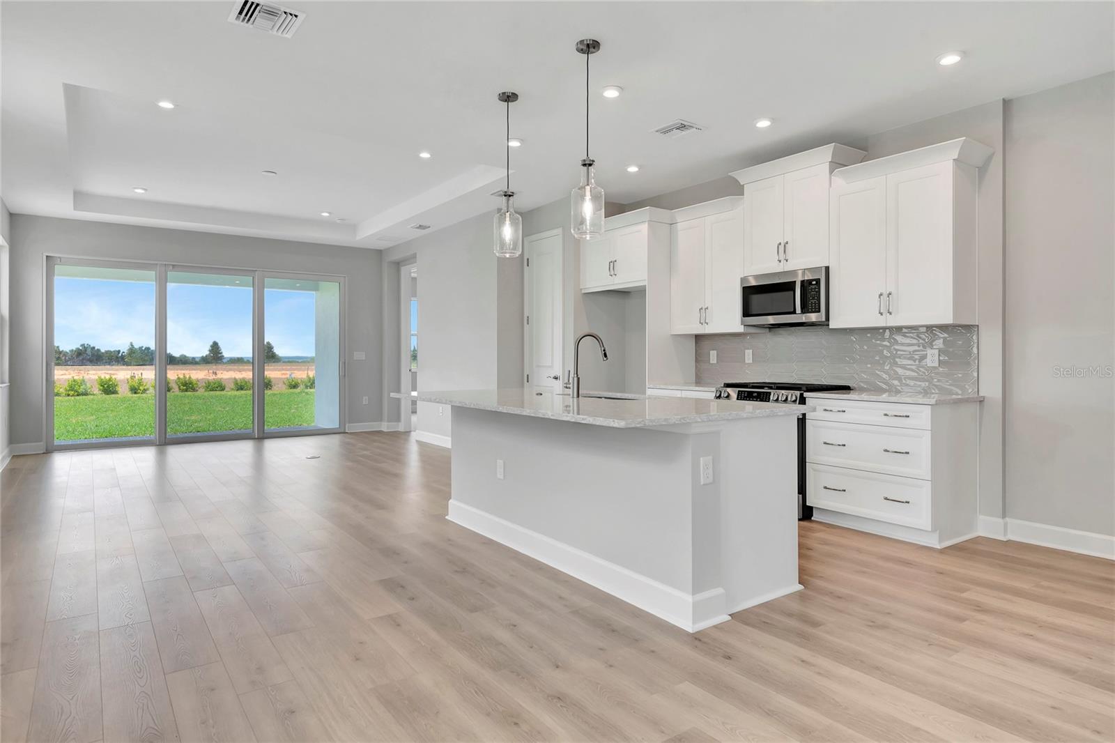 CRESSWIND AT LAKE HARRIS - Residential