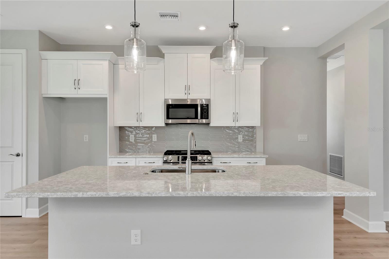 CRESSWIND AT LAKE HARRIS - Residential