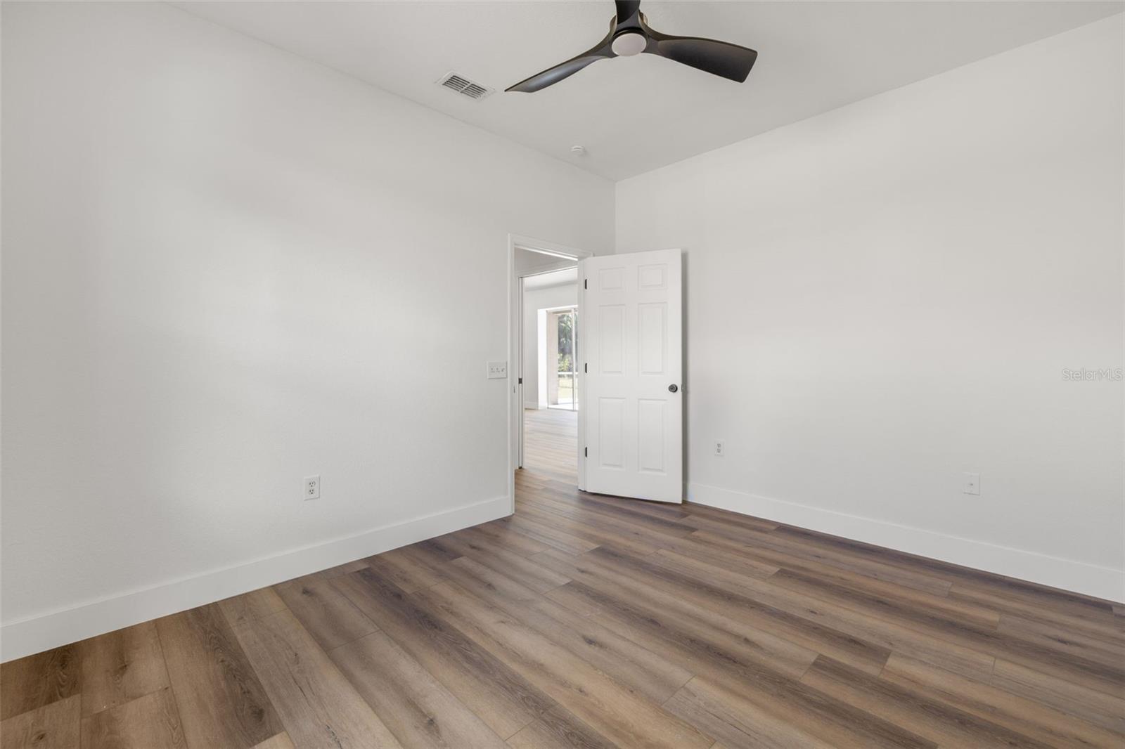 RIVER WOODS PH I - Residential