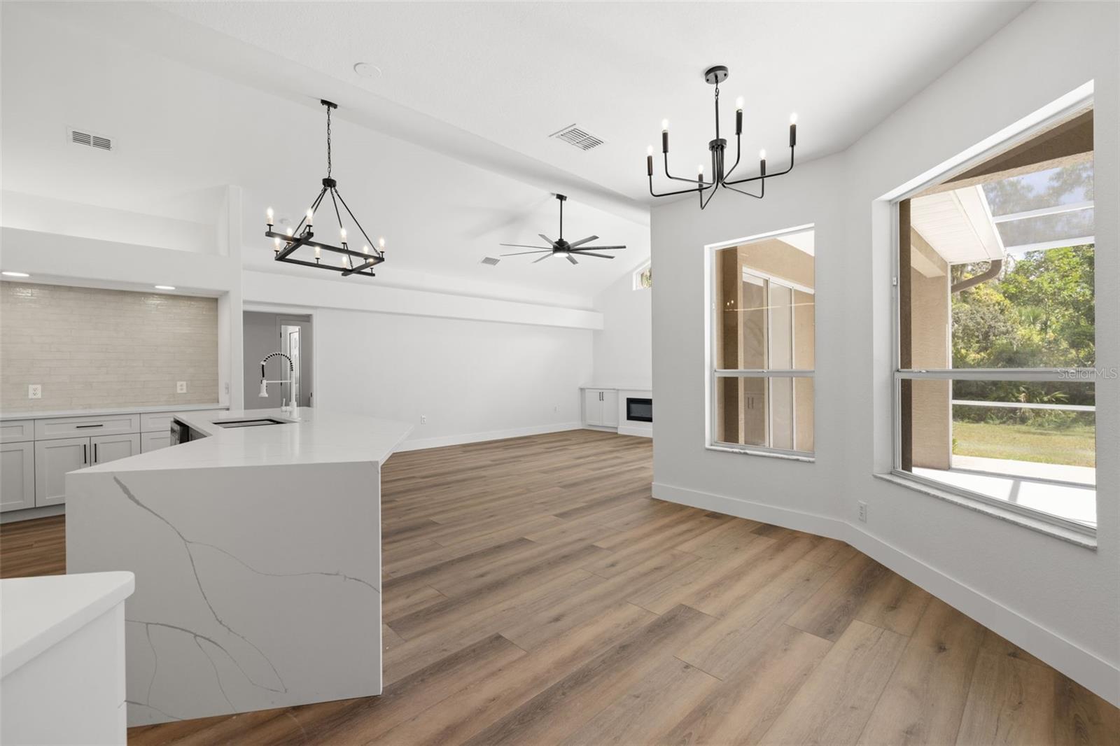 RIVER WOODS PH I - Residential