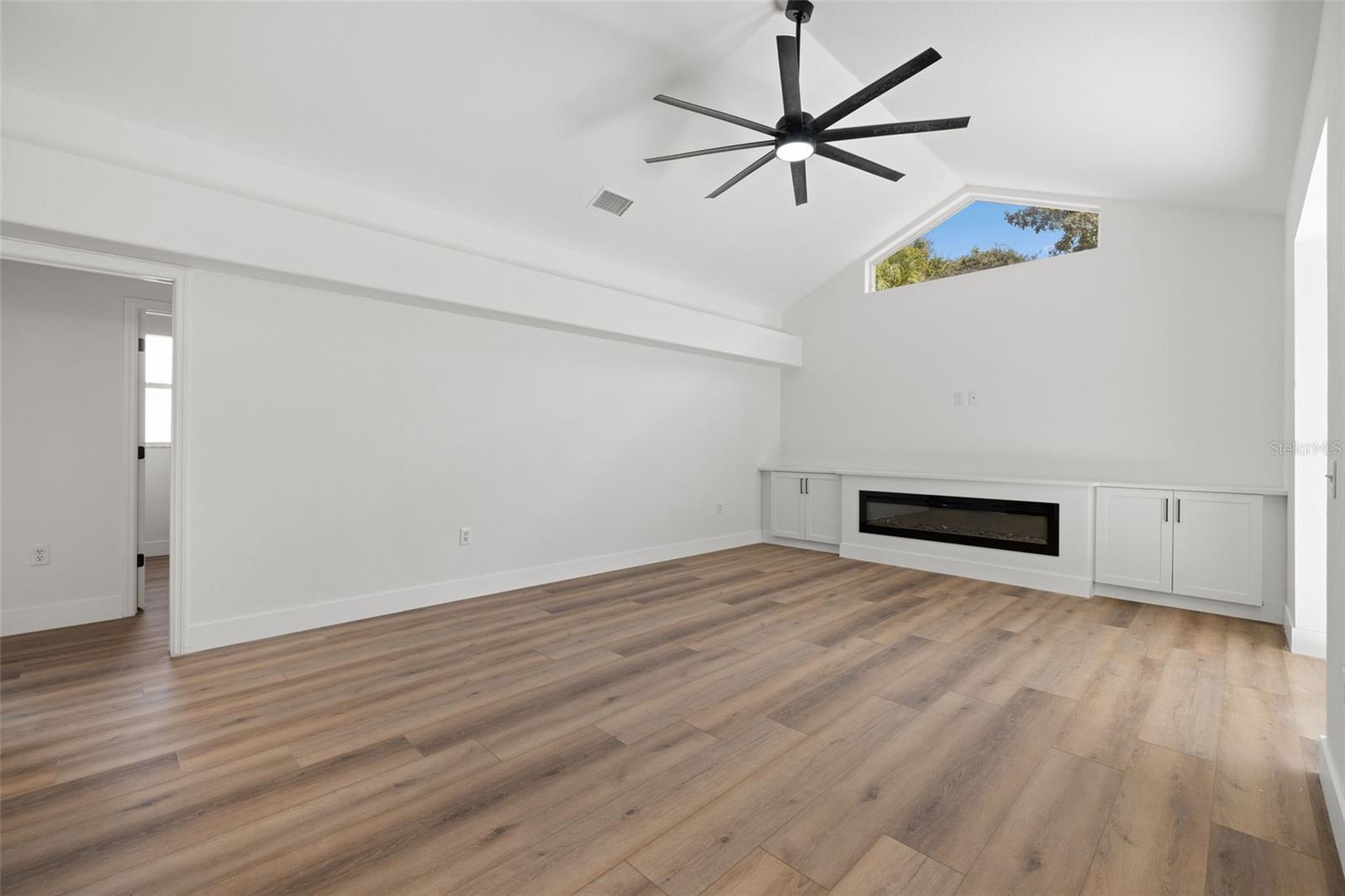 RIVER WOODS PH I - Residential