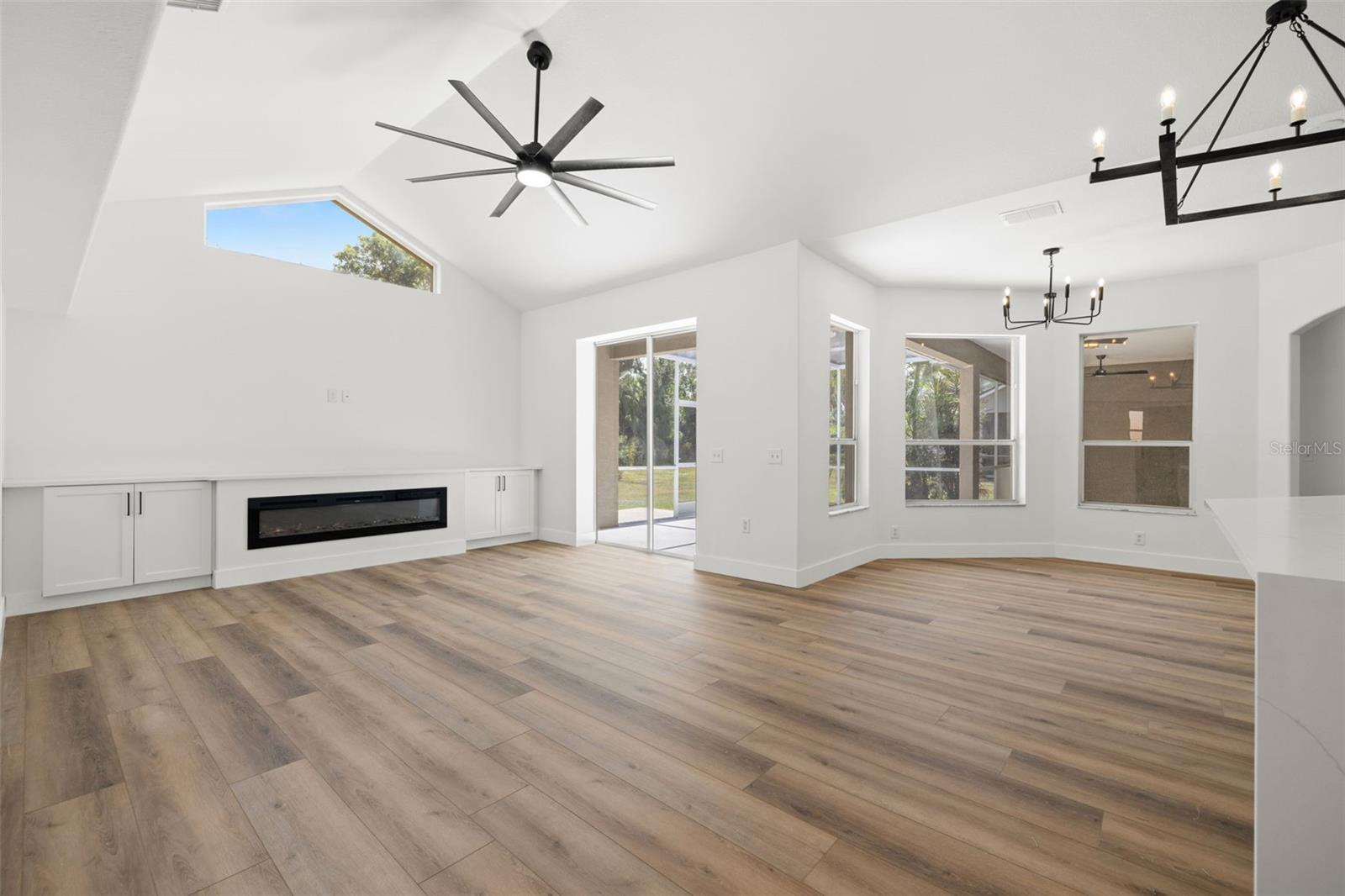 RIVER WOODS PH I - Residential