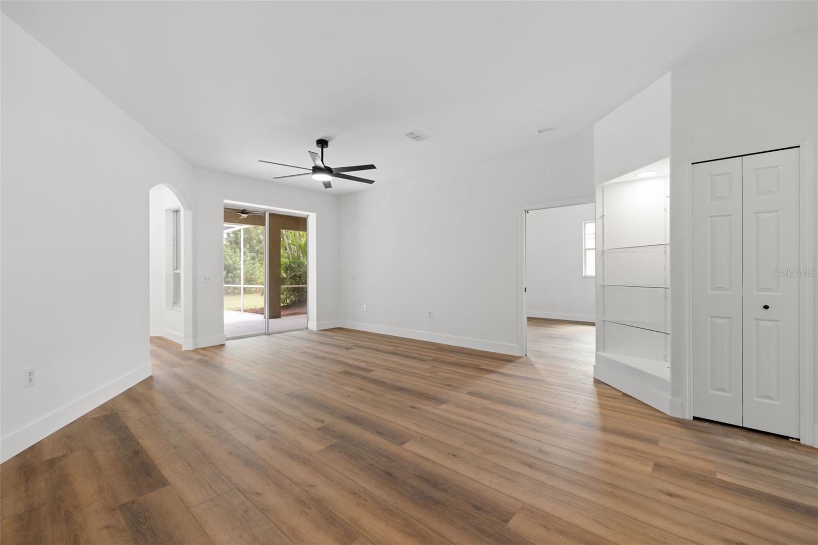 RIVER WOODS PH I - Residential