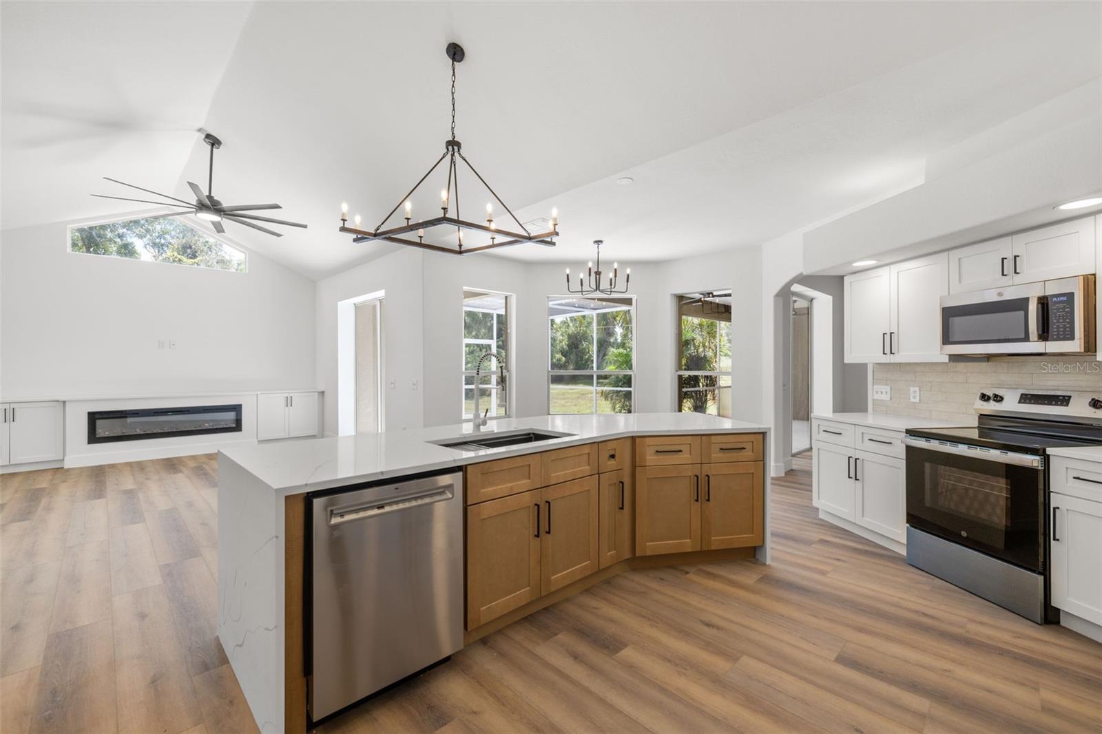 RIVER WOODS PH I - Residential