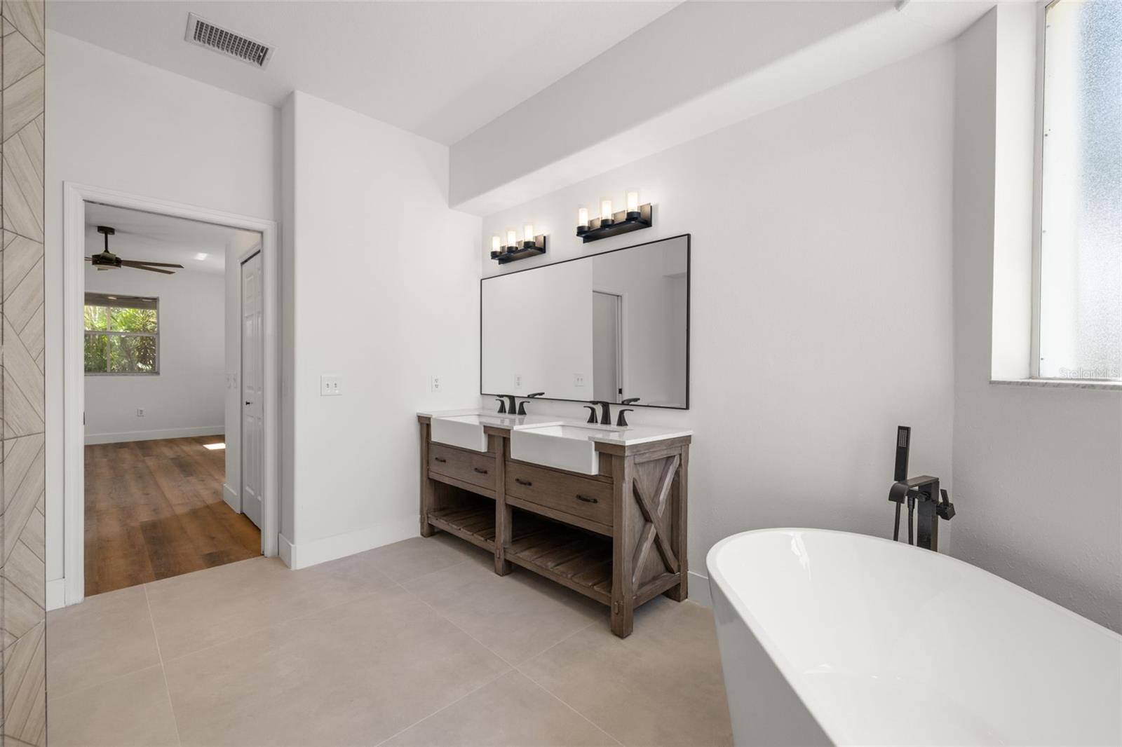 RIVER WOODS PH I - Residential
