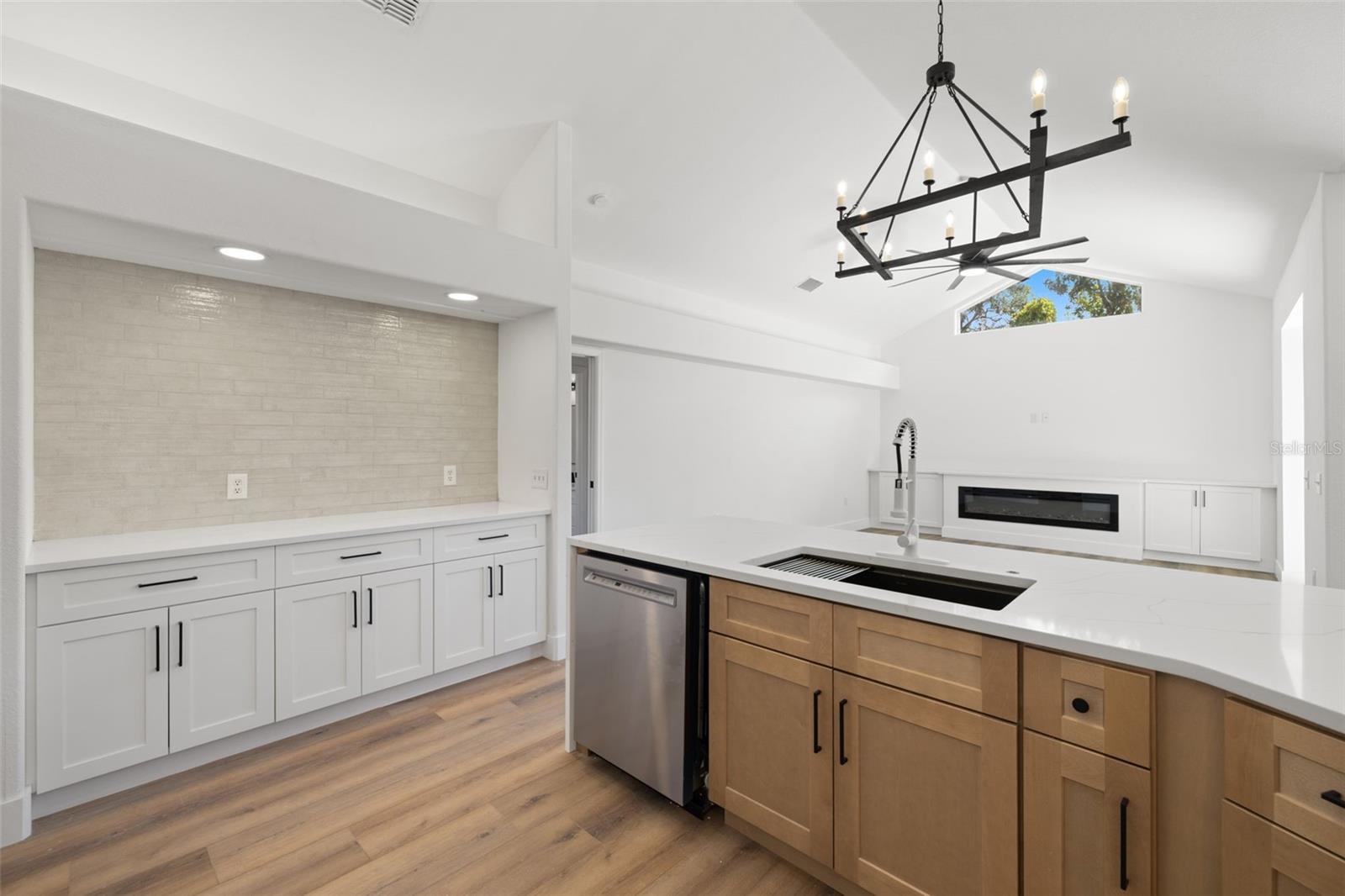 RIVER WOODS PH I - Residential